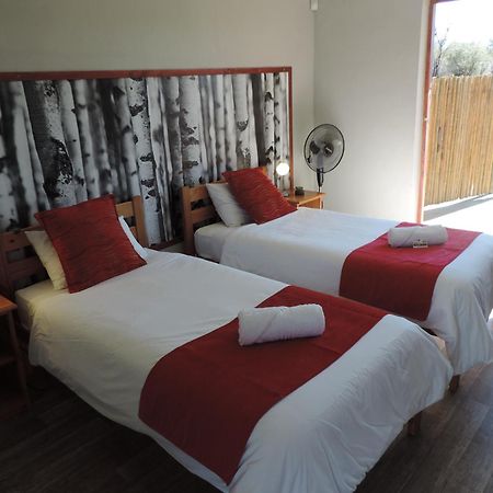 Teri-Lemveli Lodge Beaufort West Dış mekan fotoğraf