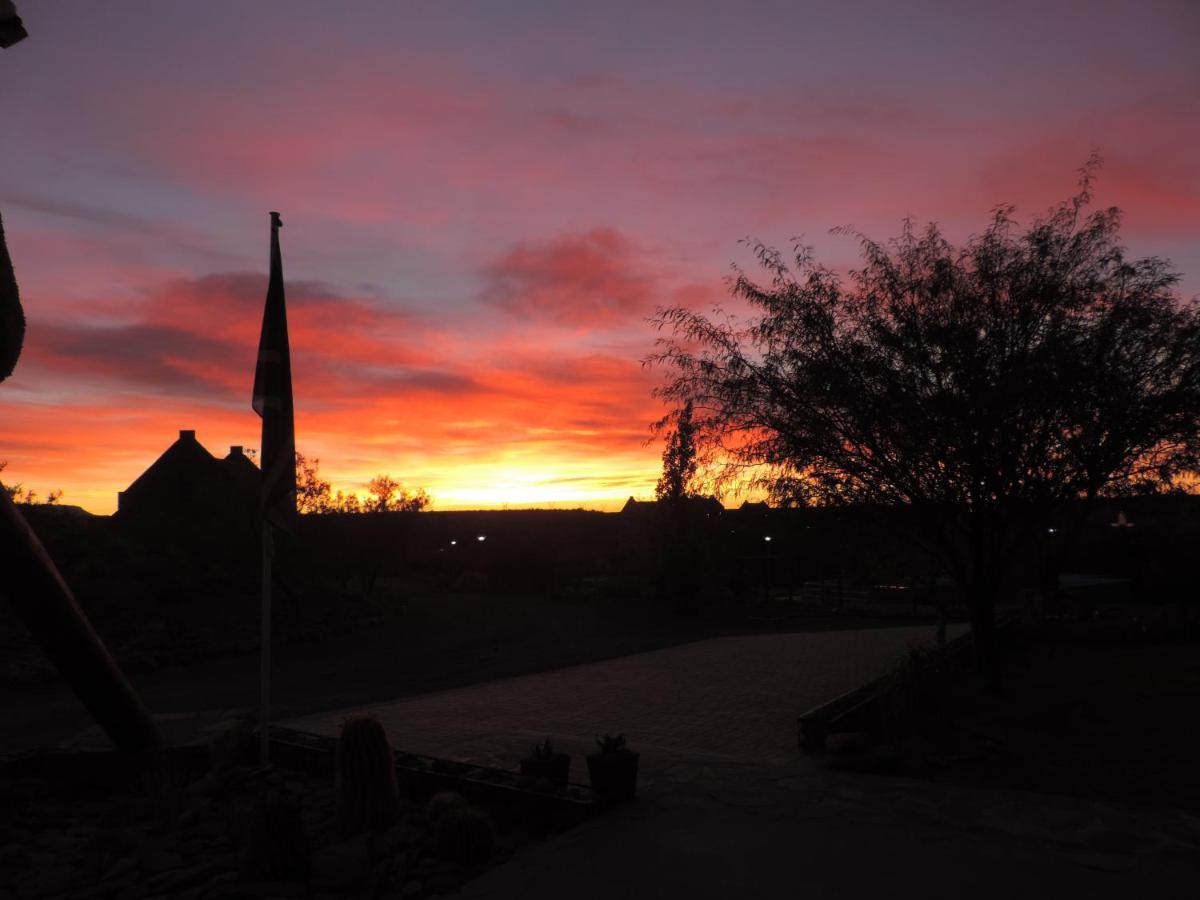 Teri-Lemveli Lodge Beaufort West Dış mekan fotoğraf
