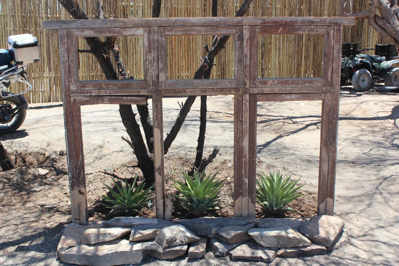 Teri-Lemveli Lodge Beaufort West Dış mekan fotoğraf