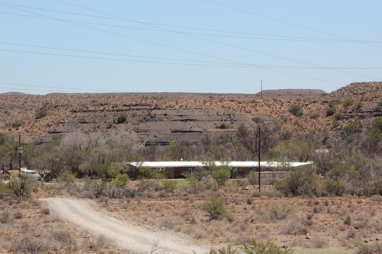 Teri-Lemveli Lodge Beaufort West Dış mekan fotoğraf