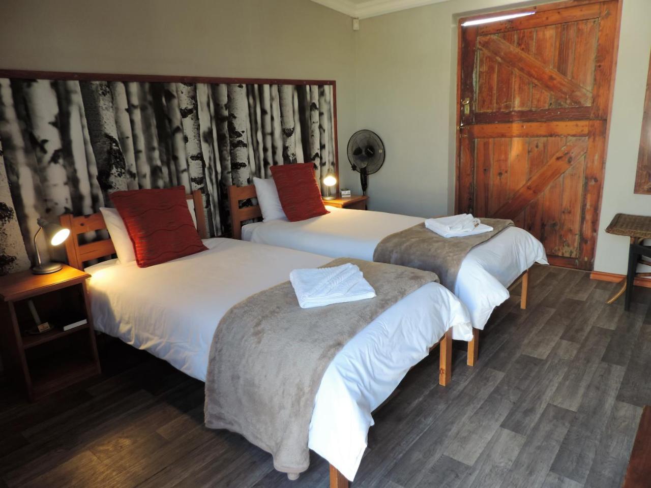 Teri-Lemveli Lodge Beaufort West Dış mekan fotoğraf