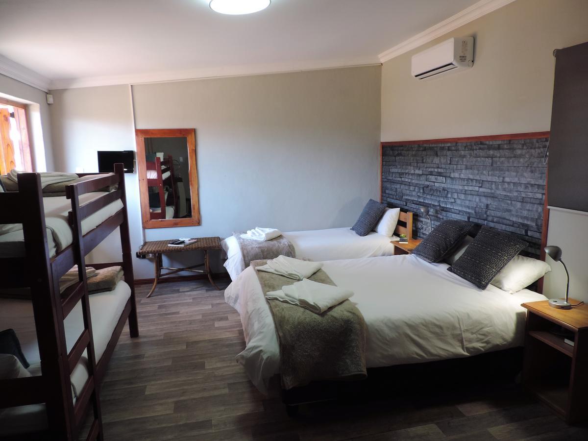 Teri-Lemveli Lodge Beaufort West Dış mekan fotoğraf
