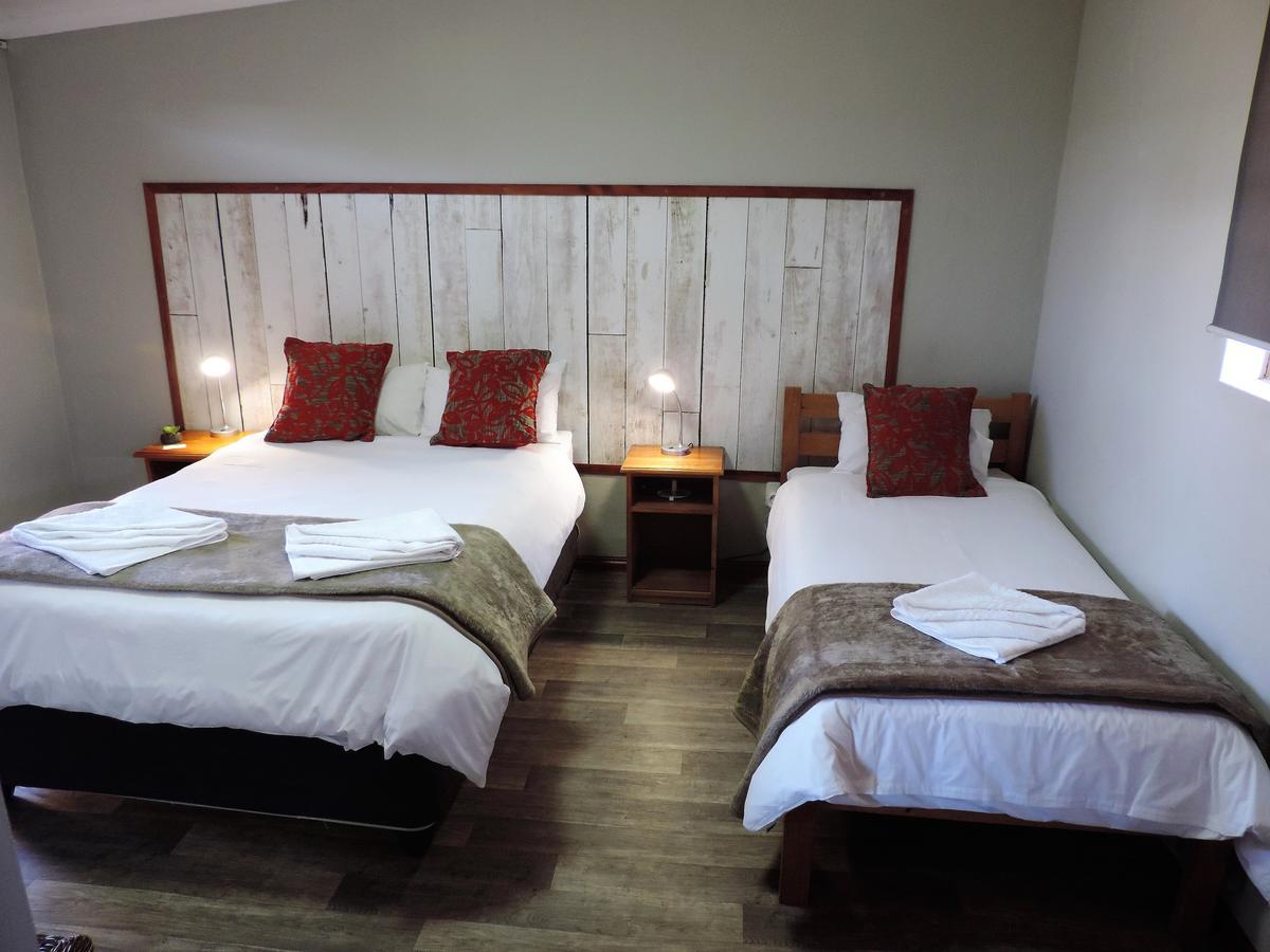 Teri-Lemveli Lodge Beaufort West Dış mekan fotoğraf