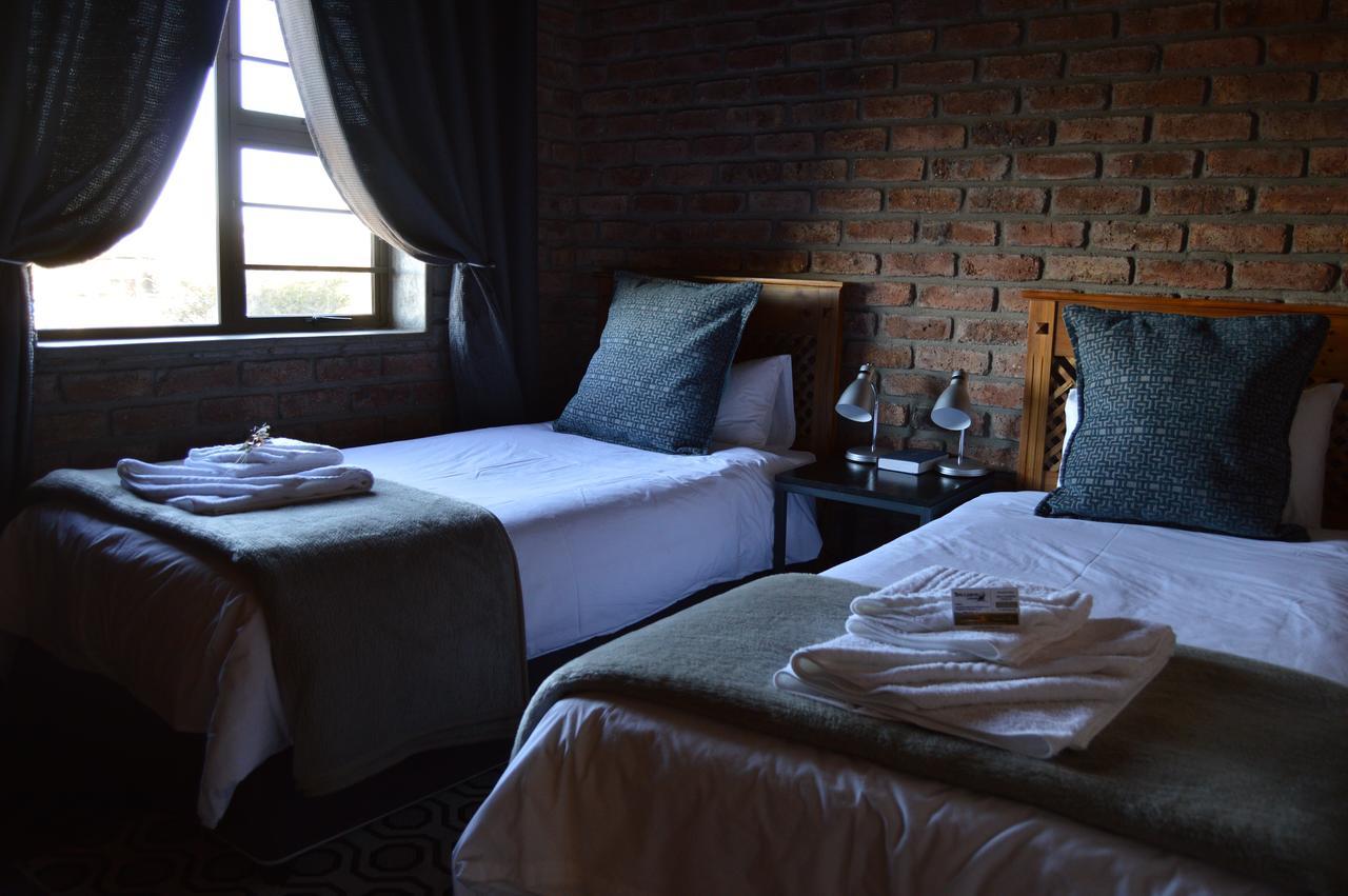 Teri-Lemveli Lodge Beaufort West Dış mekan fotoğraf